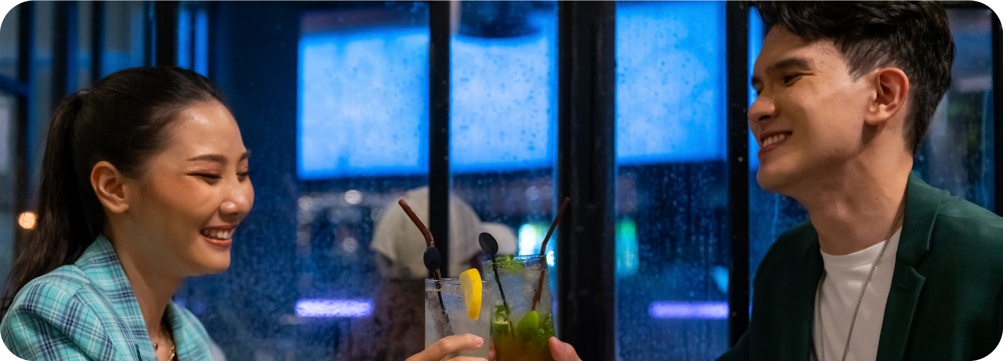 会社帰りに同僚と一緒に